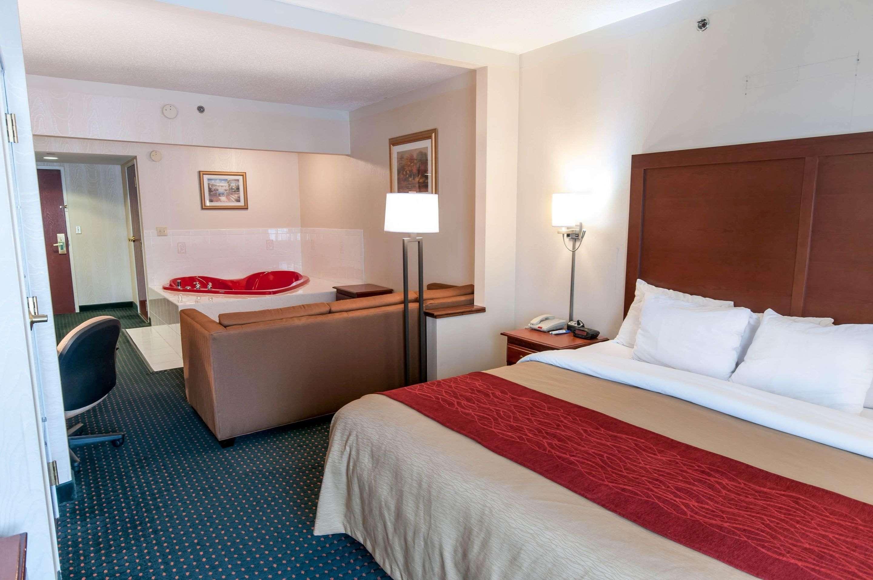 Comfort Inn & Suites Маунт Поконо Екстериор снимка