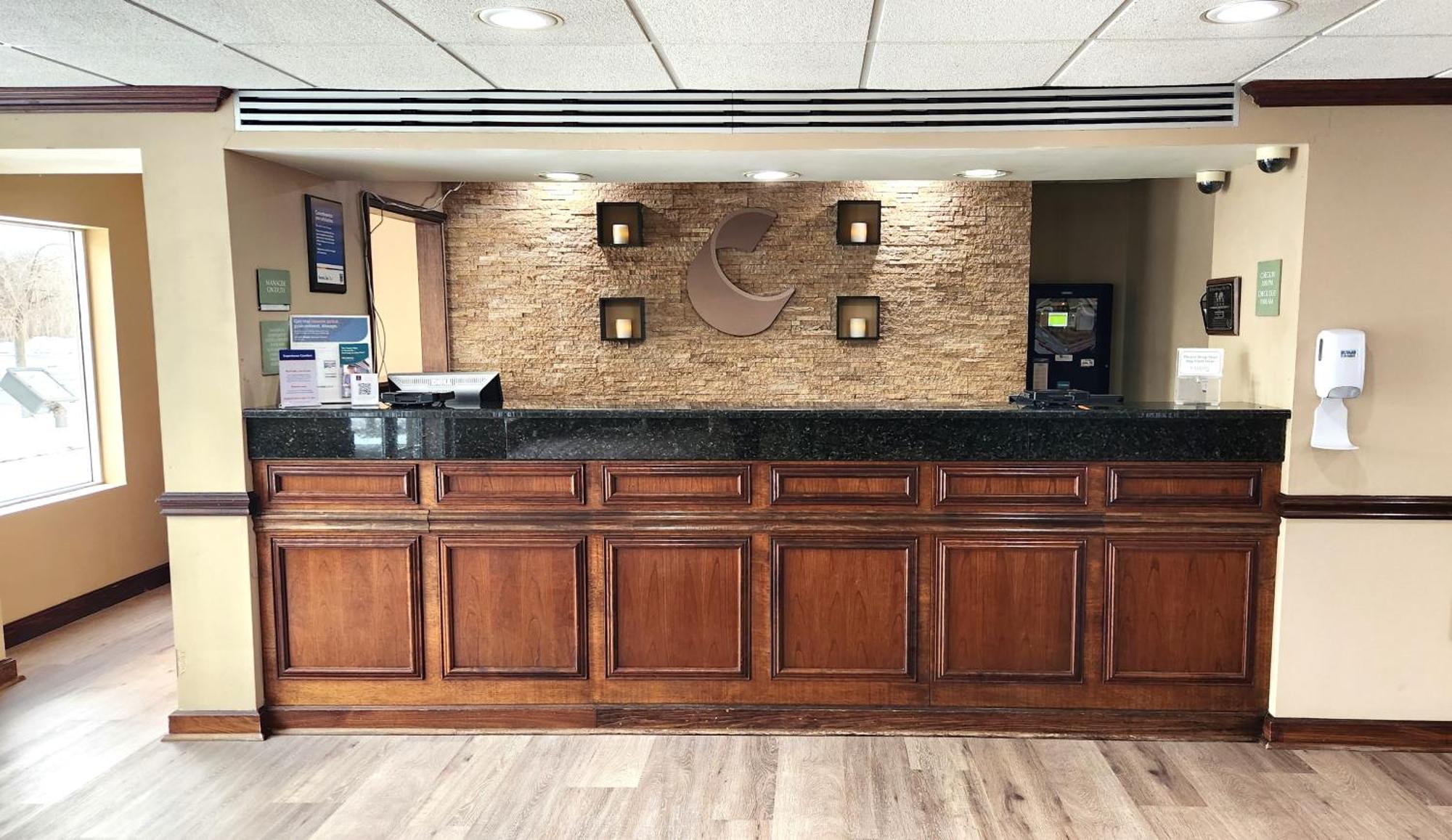 Comfort Inn & Suites Маунт Поконо Екстериор снимка