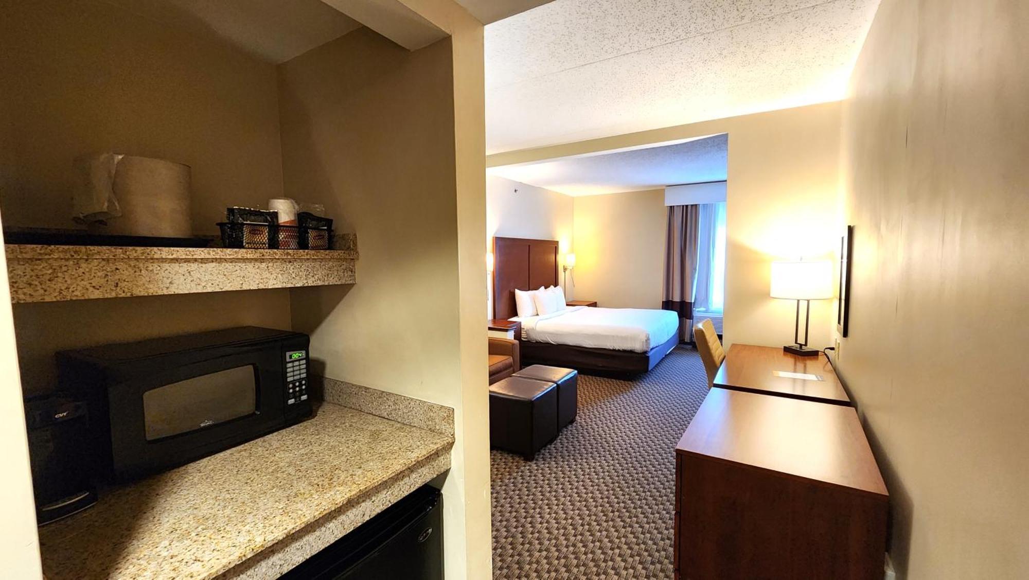 Comfort Inn & Suites Маунт Поконо Стая снимка