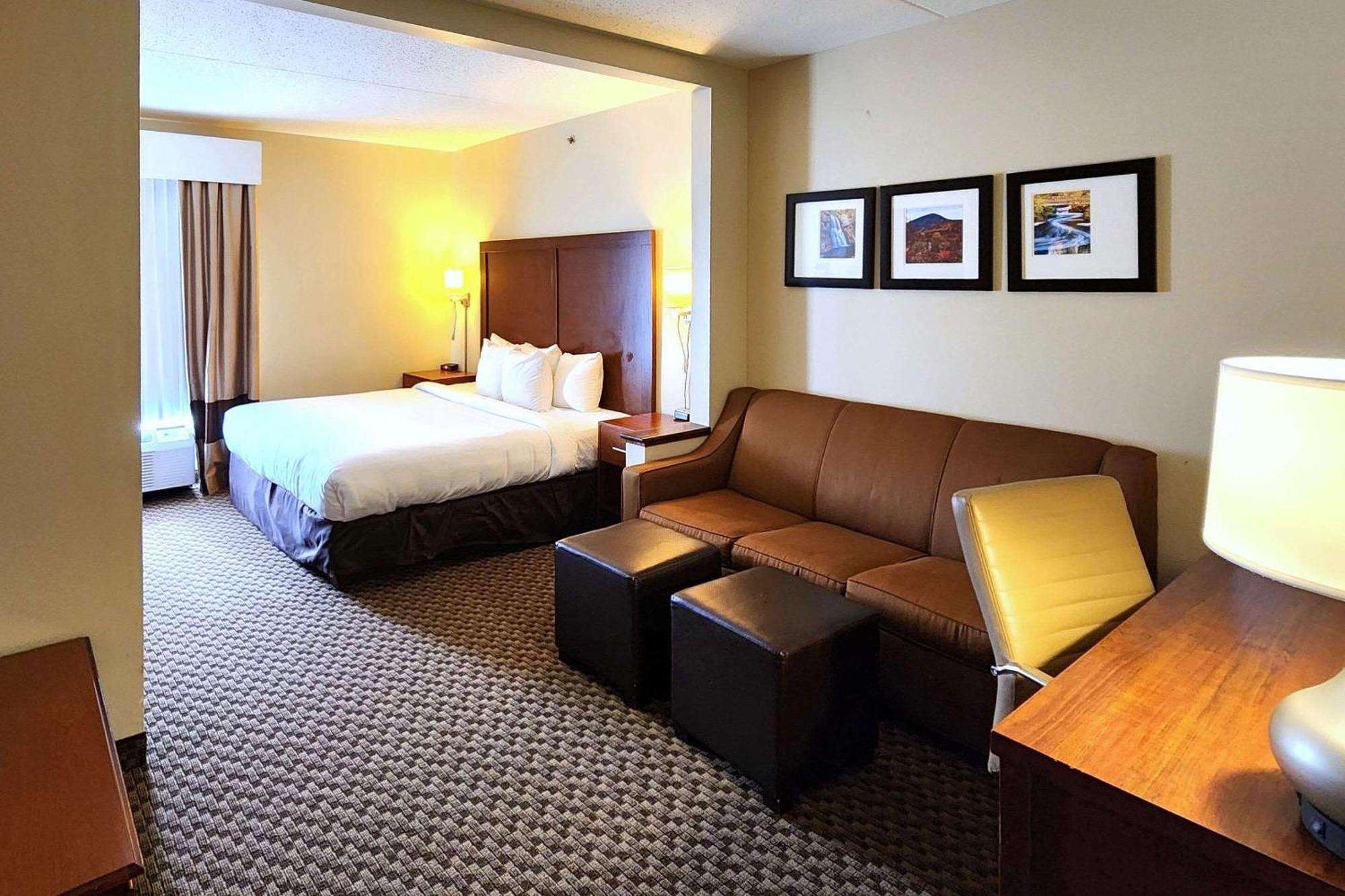 Comfort Inn & Suites Маунт Поконо Екстериор снимка
