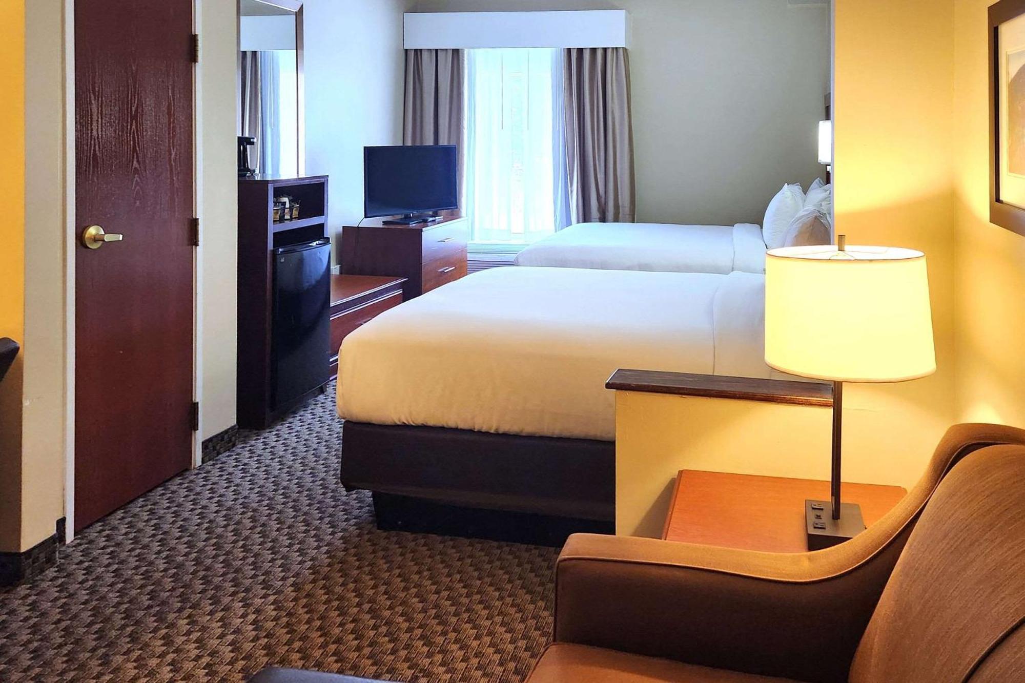 Comfort Inn & Suites Маунт Поконо Екстериор снимка