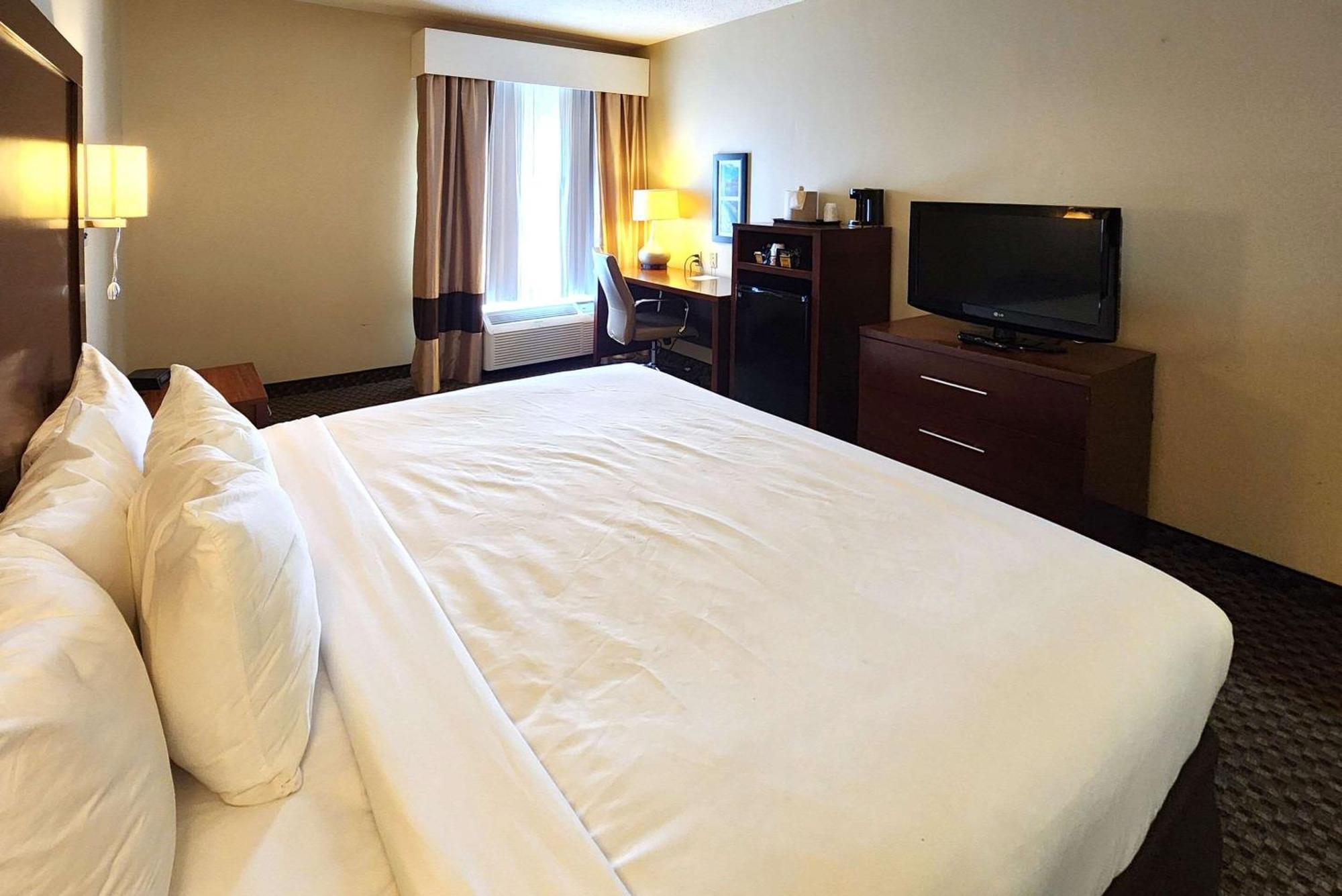 Comfort Inn & Suites Маунт Поконо Екстериор снимка