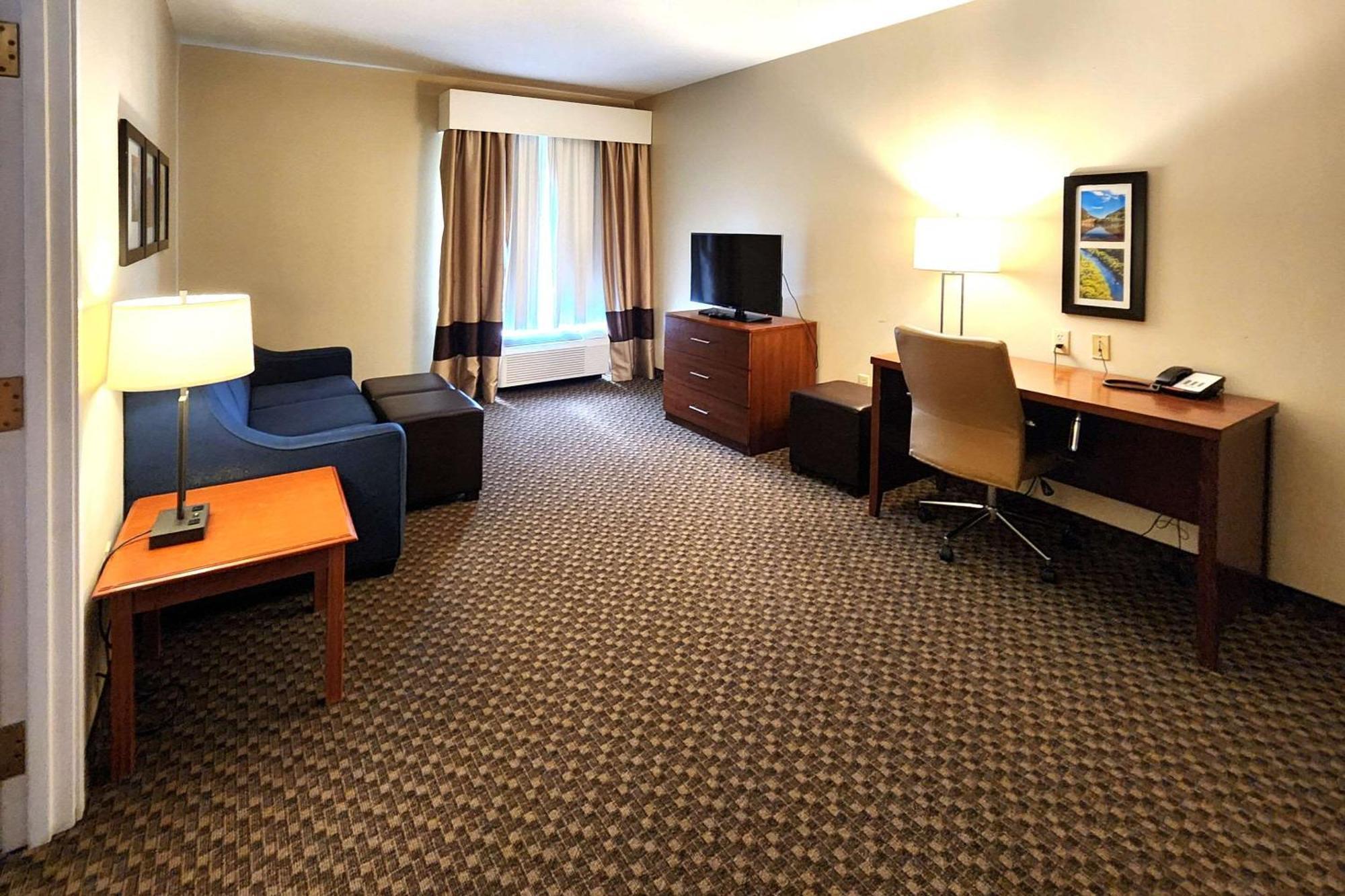 Comfort Inn & Suites Маунт Поконо Екстериор снимка