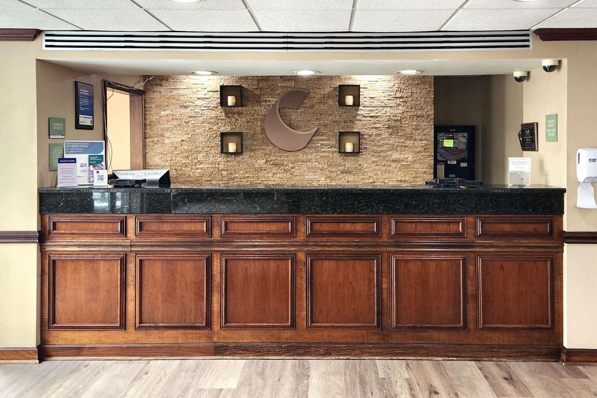 Comfort Inn & Suites Маунт Поконо Екстериор снимка